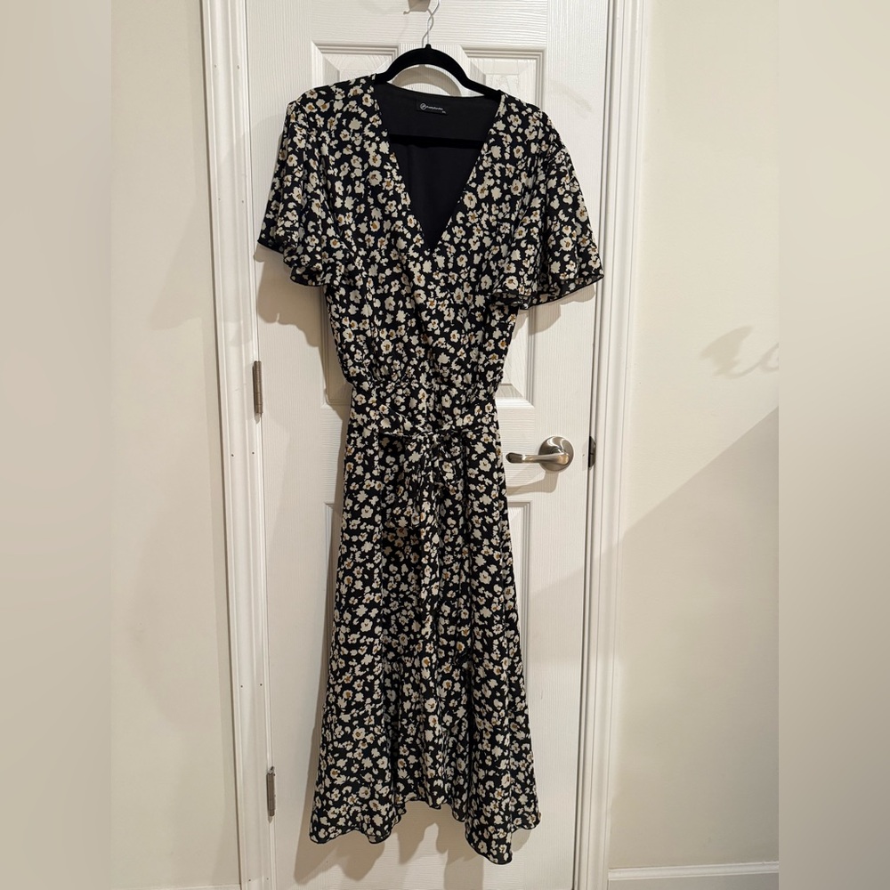 Chic Black and White Floral Midi Dress